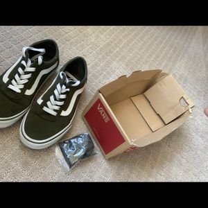 Women’s vans tennis shoes